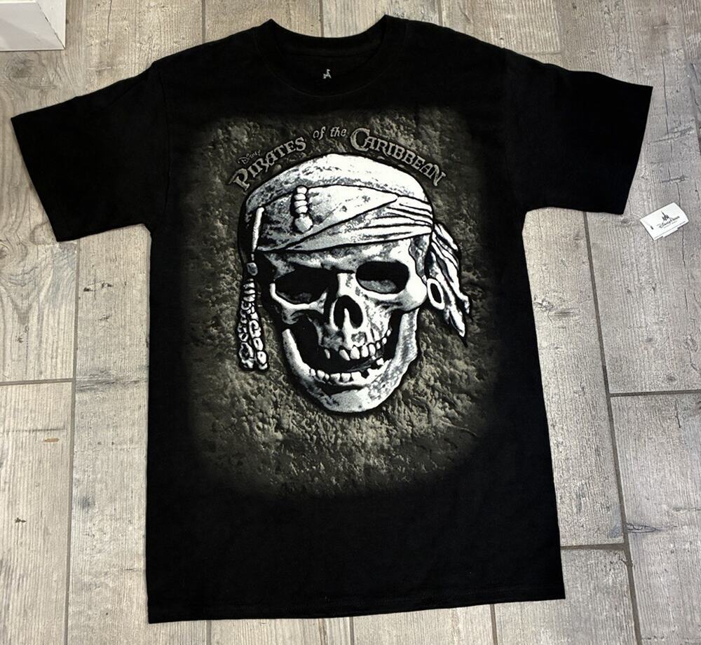 Disney Parks Pirates of the Caribbean T-Shirt Small NWT Deadstock Skull Back